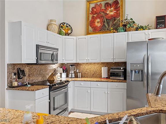 5th image of 5007 SW 8th Ct