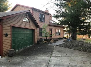 1538 Lake Crest Dr, Rock Creek, OH 44084