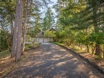 701 Shadow Hills Dr, Grants Pass, OR, 97526