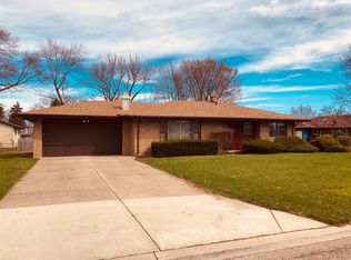 855 Meadow Ter, Aurora, IL 60505