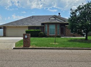 117 Meadows Ln, Shawnee, OK 74804