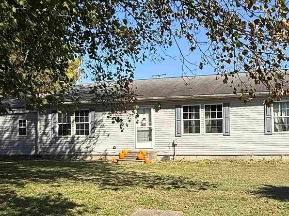 108 E Harrison St, Carlisle, IN 47838
