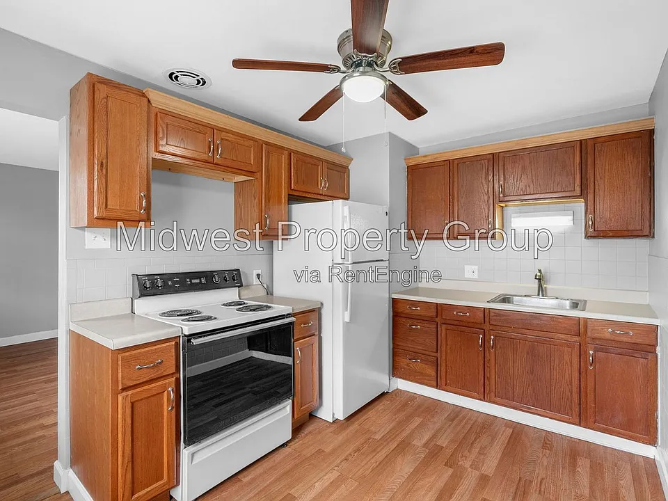 9204 Lackland Rd #7