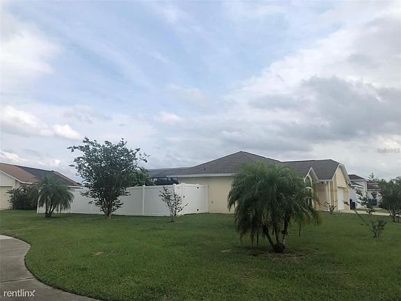 2nd image of 2328 Queenswood Cir