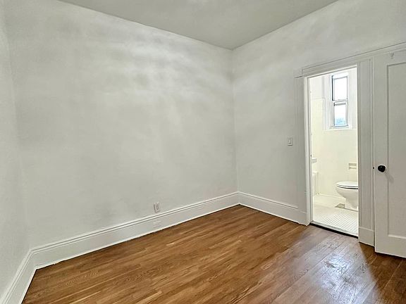 3rd image of 19 Greenwich Ave APT 3C