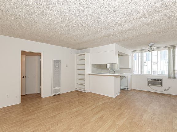 5th image of 431 S Harvard Blvd #112