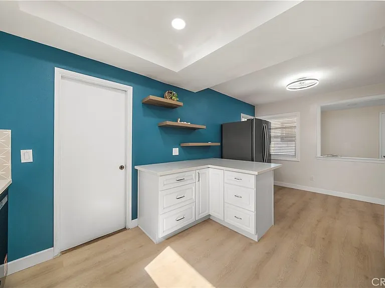 912 W Hill Ave — Photo 12