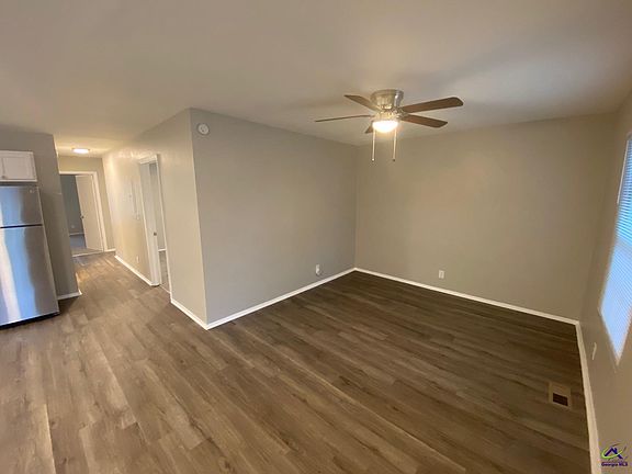 4th image of 251 Meadowdale Dr