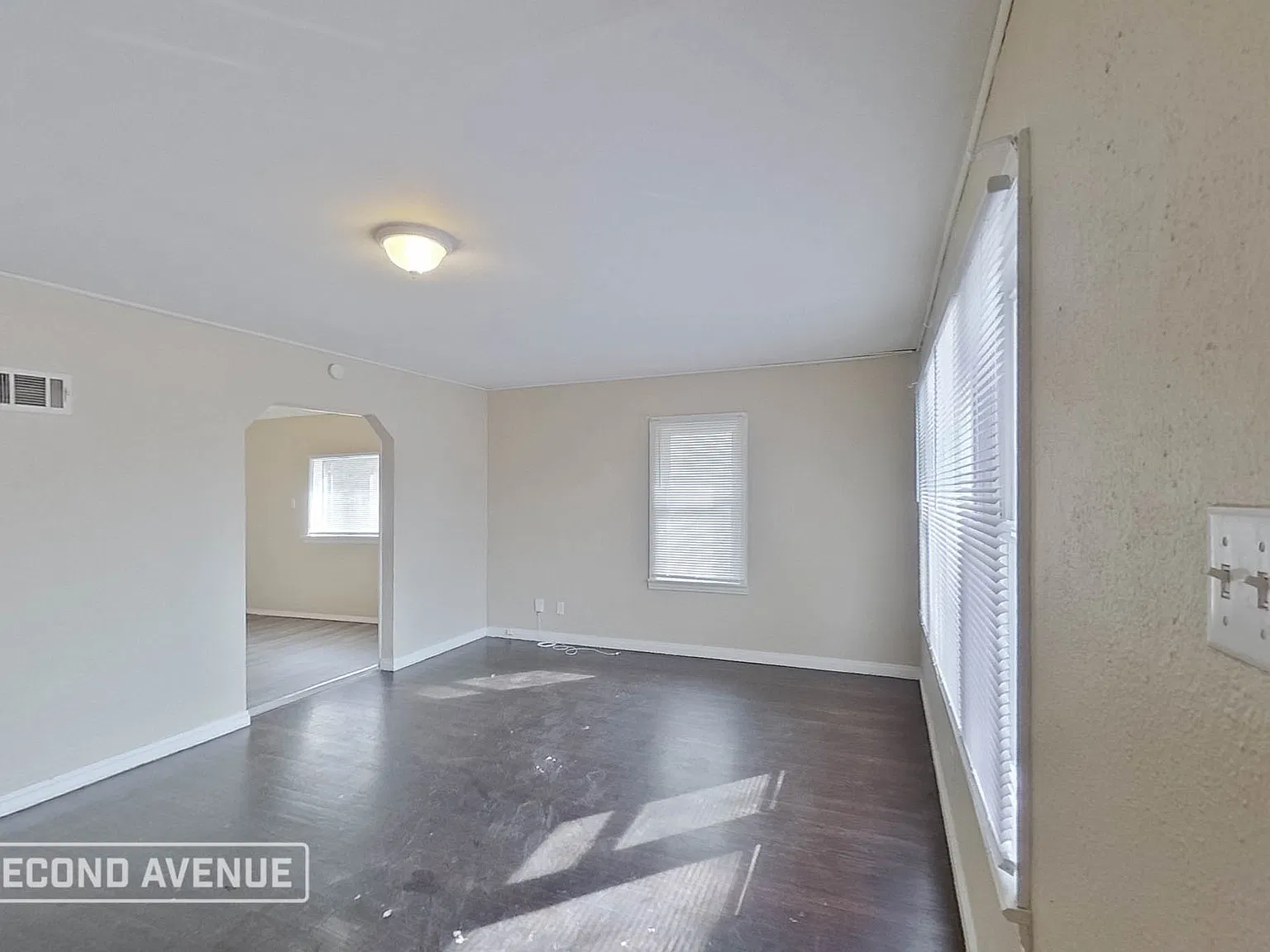 3 bed, 1.0 bath, 1512 sqft, $1,150 — Photo 3