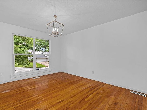 4th image of 5357 Ville Cecelia Ln
