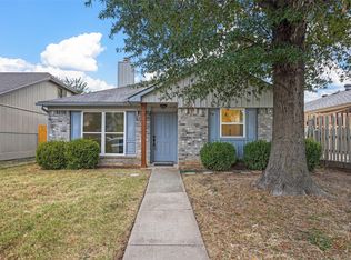 2691 Clayton Oaks Dr, Dallas, TX 75227