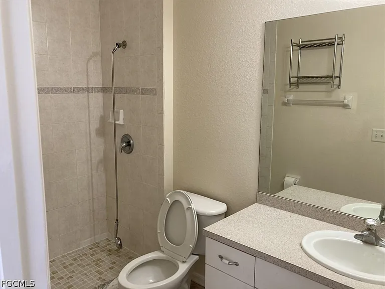 4415 SW 7th Pl — Photo 7