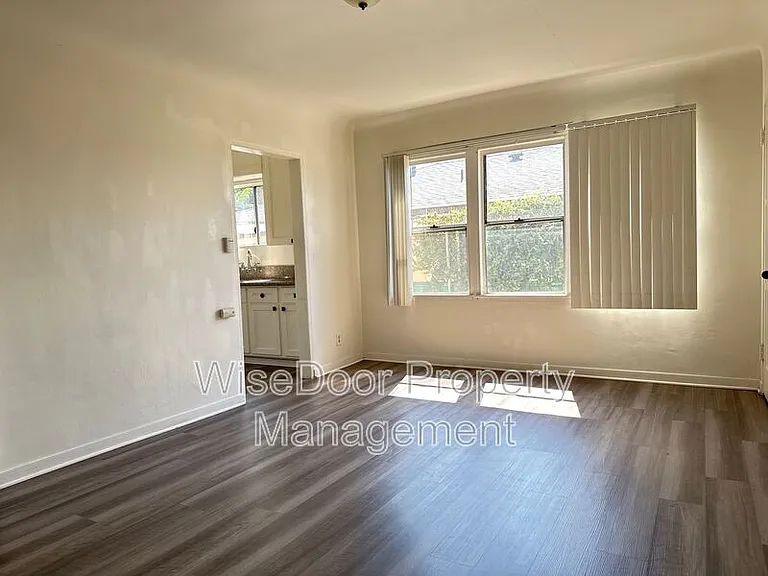 3852 1/2 City Terrace Dr — Photo 9