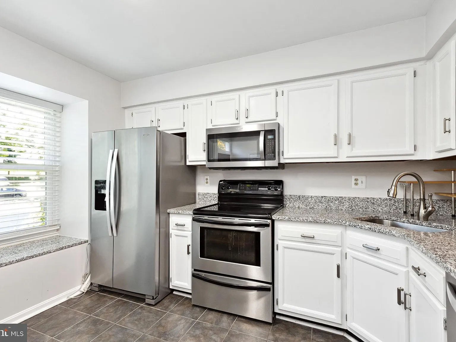 3 bed, 3.5 bath, 1542 sqft, $3,150 — Photo 4