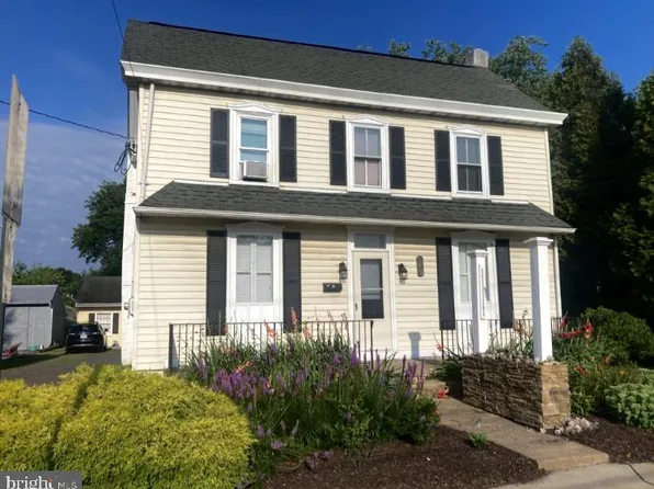 66 Market St APT 2, Hatfield, PA 19440