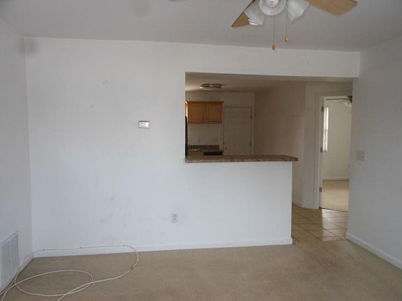 4th image of 115 Maryknoll Dr APT 4