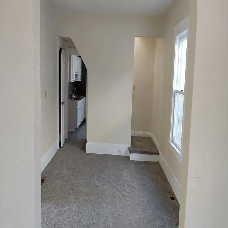 Building Photo - 1114 E 77th St #1