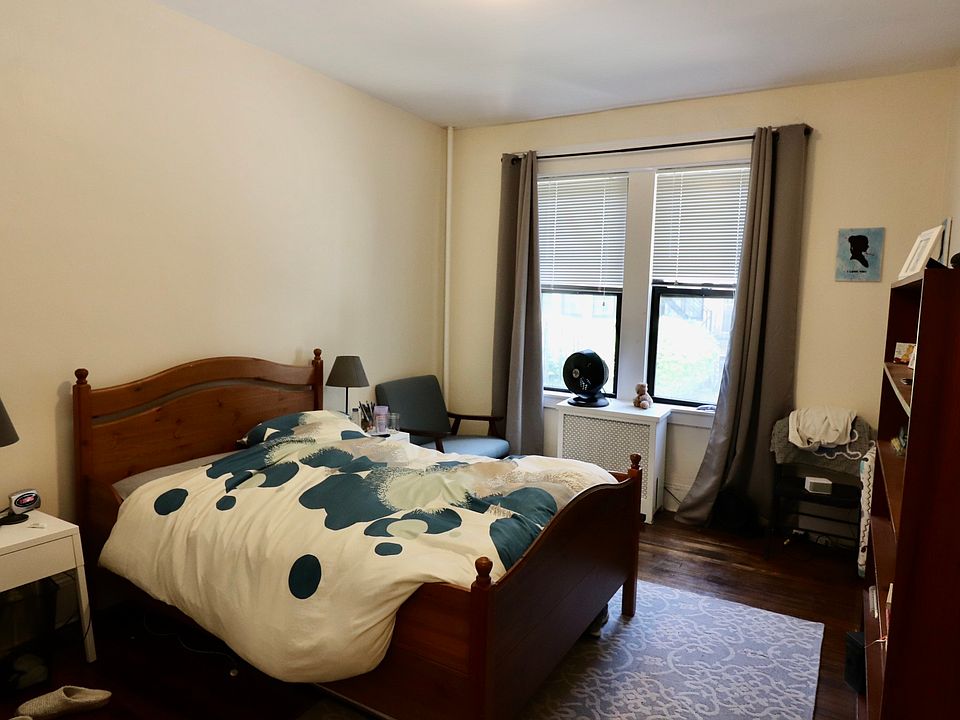 1st image of 124 Babcock St APT 6