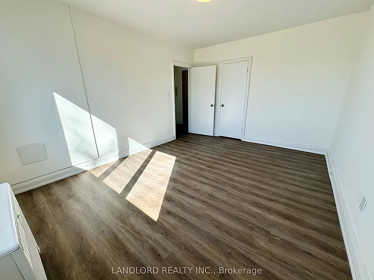 36 Wood Glen Rd #302 — Photo 9