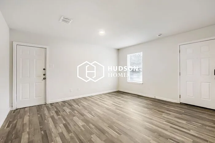 1614 Bryan Ave #B — Photo 4