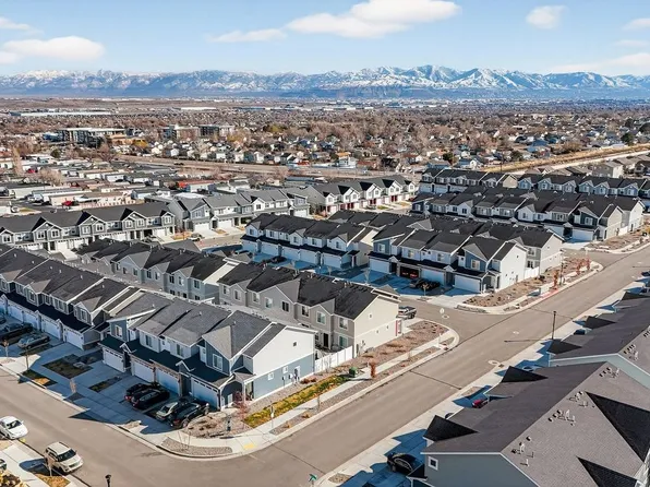 3761 S Gold Bank Dr, Magna, UT 84044