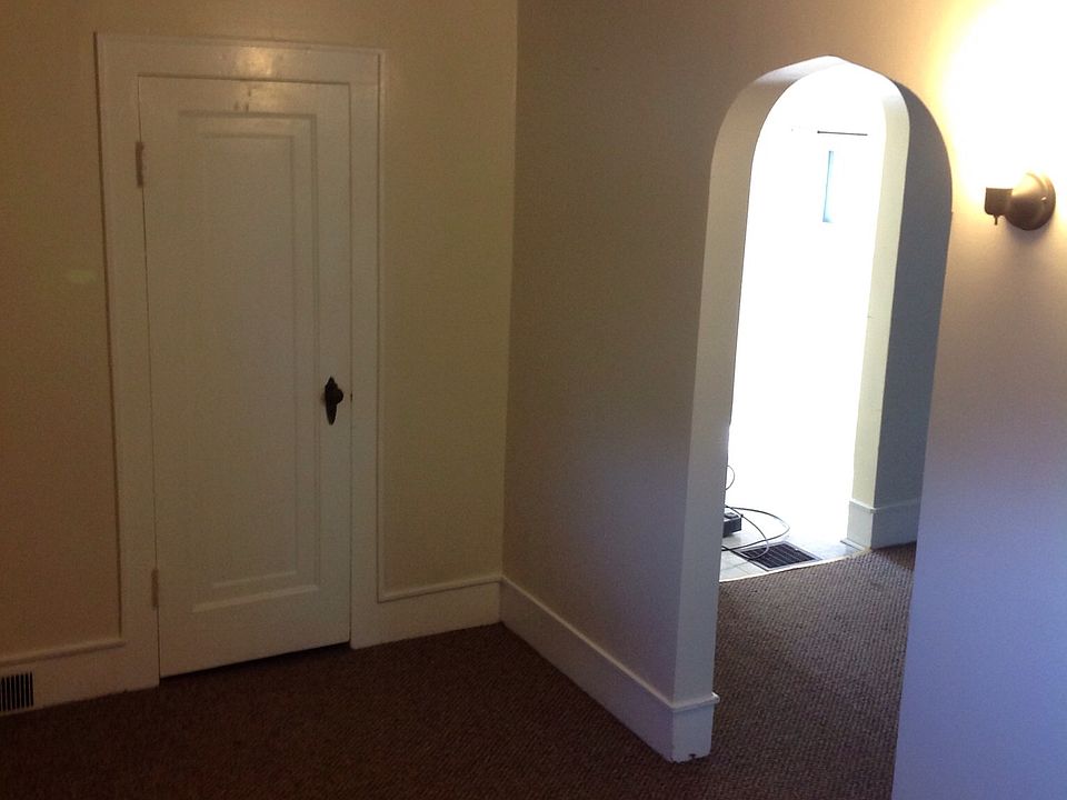 1st image of 1403 1/2 Bay St