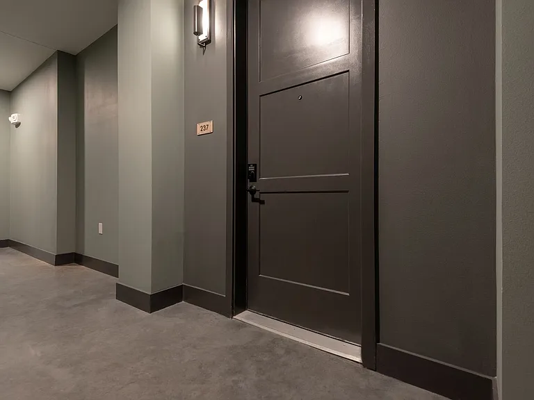 Troubadour Apartments — Photo 190