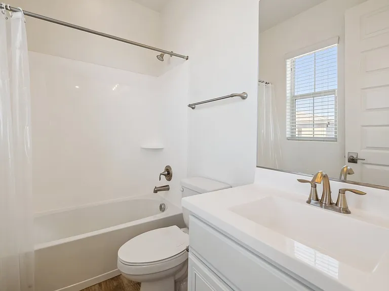 211 E Brinley Dr — Photo 35