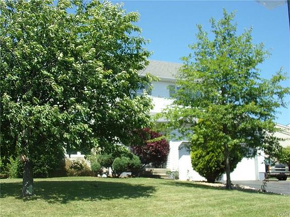 3rd image of 3805 Cypress Ln