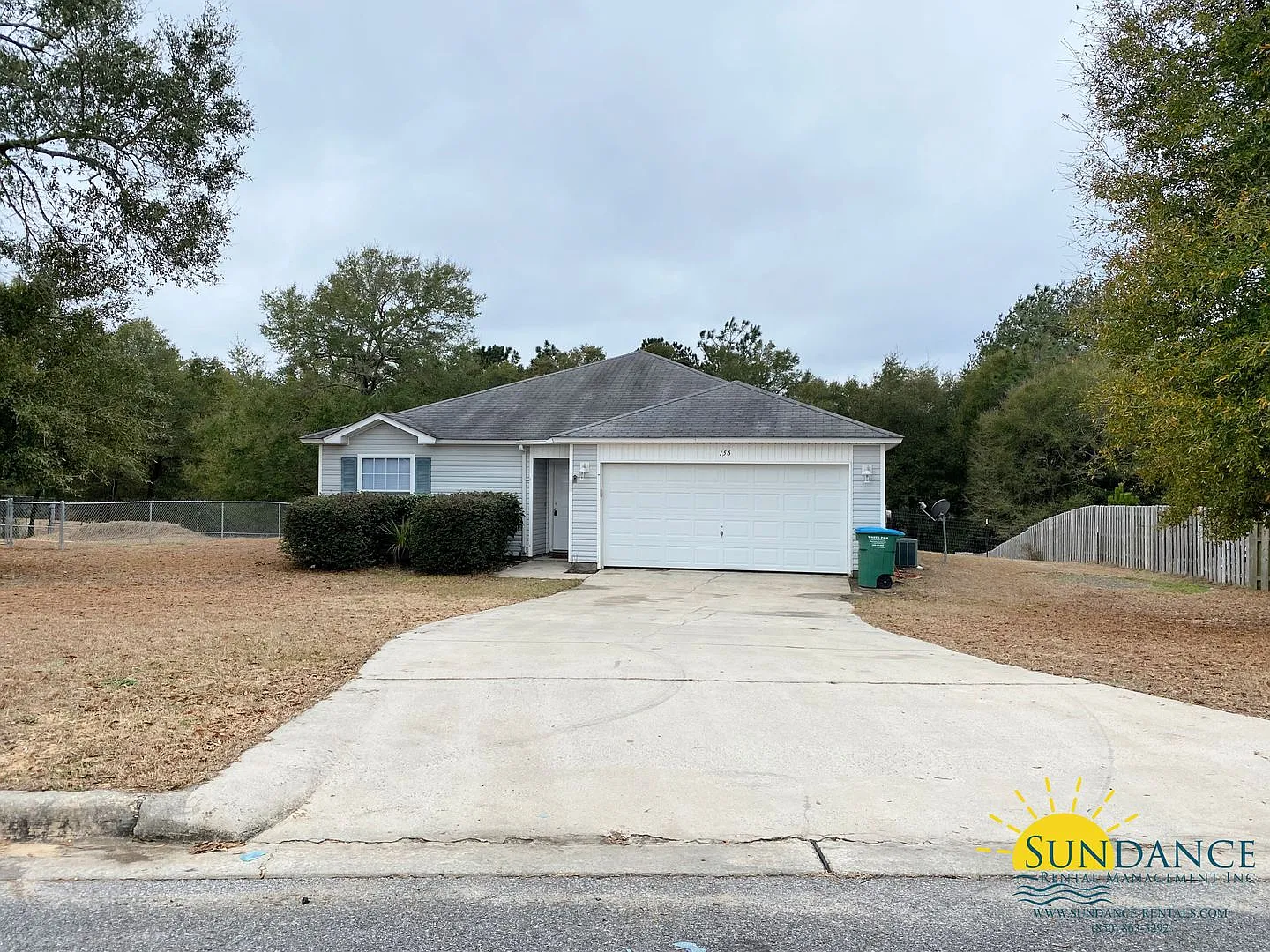 Lovely 4 Bedroom Home in Ridgecrest Subdivision — Photo 1