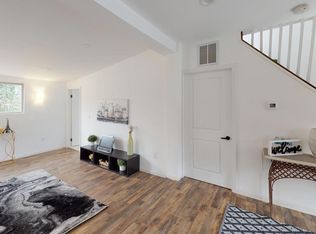 29 Chesterfield Rd, Columbus, NJ 08022