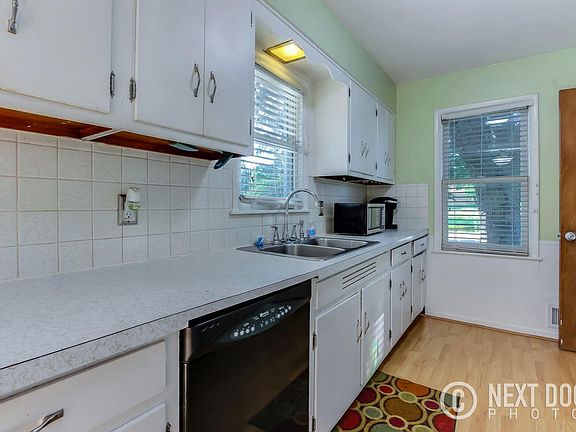 3rd image of 285 Dartmouth Ave