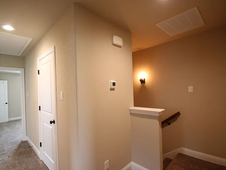 821-823 Jameson St — Photo 6