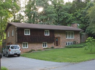 225 Castaway Dr, Kingsport, TN 37663