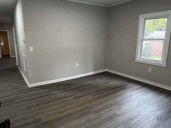 1226 E 23rd St, Winston Salem, NC 27105