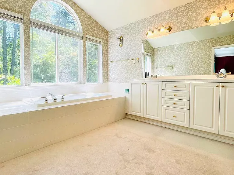 17205 NE 26th Ct — Photo 10