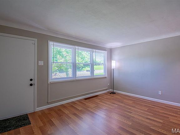 5th image of 2087 Chambers Rd