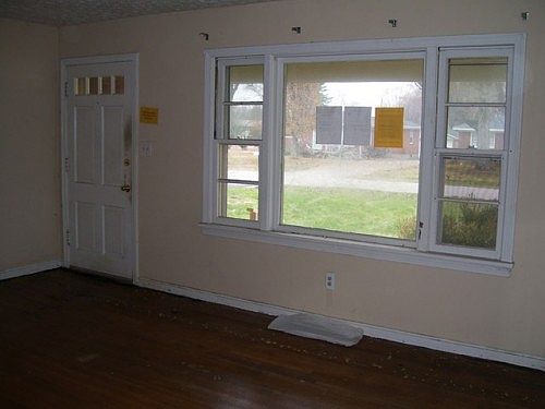4th image of 8537 Vicki Ln