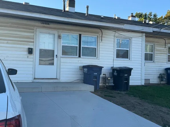 33006 Alamo Ct, Westland, MI 48186