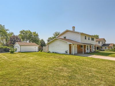 581 Hillcrest Ct, Hoffman Estates, IL, 60169