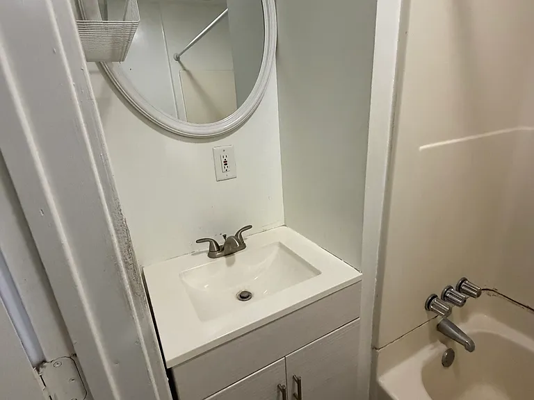 236 Bridge St #5 — Photo 6
