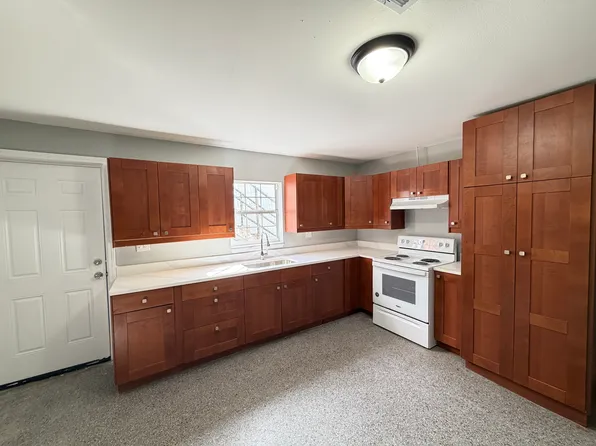 13 Wyoming St APT 2, Pensacola, FL 32505