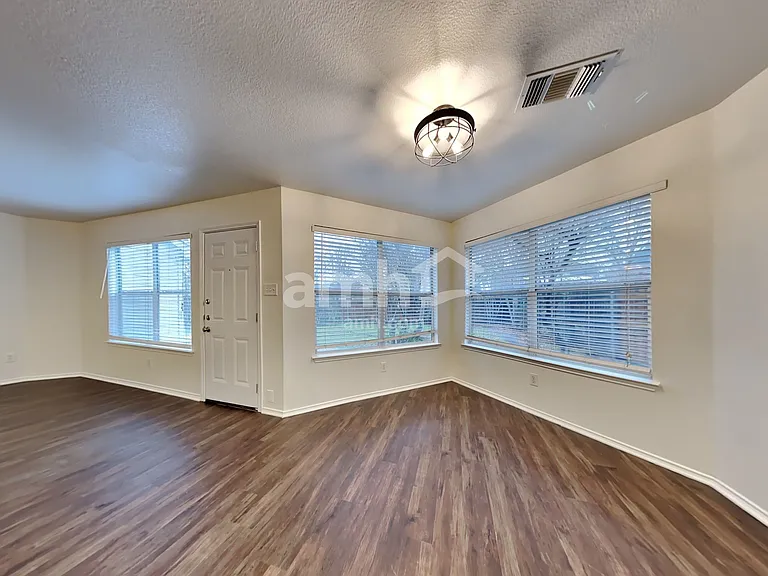 9749 Parkmere Dr — Photo 6