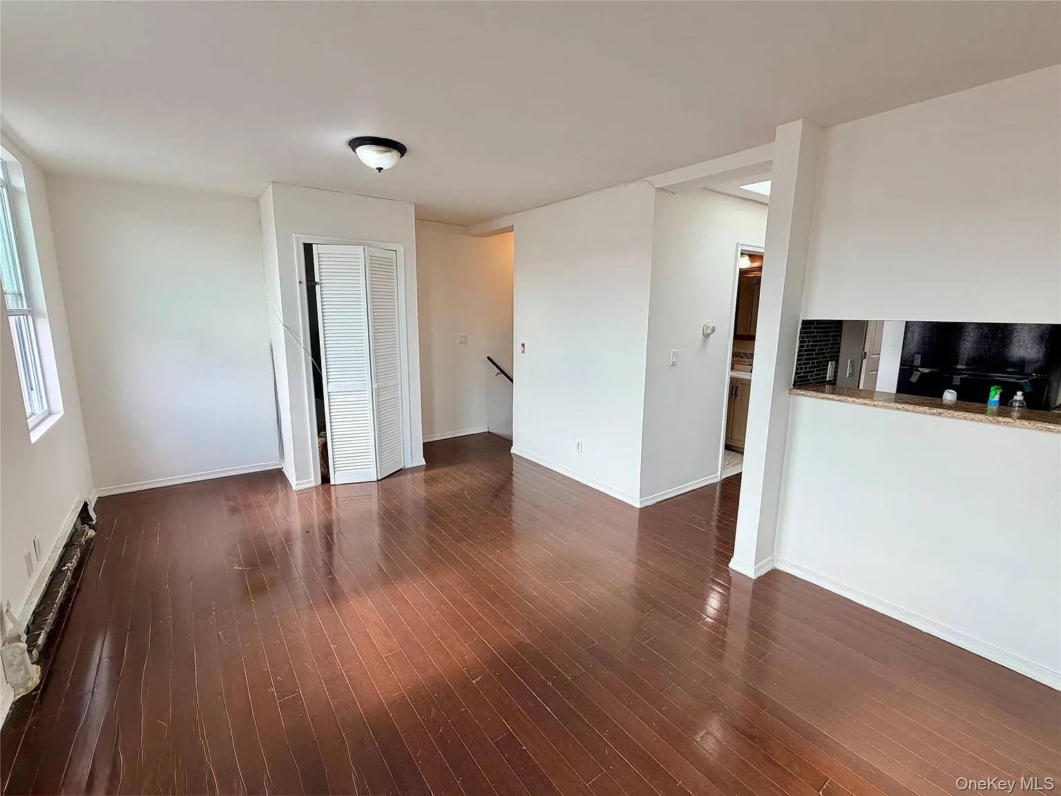 2 bed, 1.0 bath, 2100 sqft, $2,997 — Photo 4