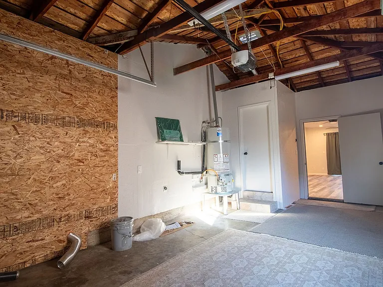 4248 E 4th St — Photo 17