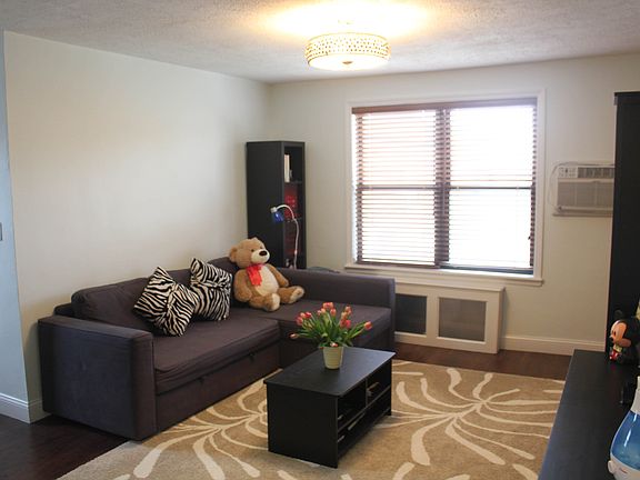 2nd image of 19642 67th Ave #2