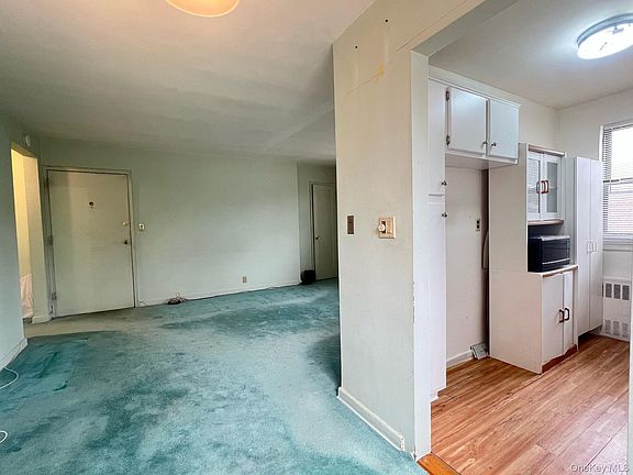 5th image of 19617 73rd Avenue 2nd FL