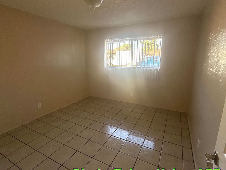 3500 N Chester Ave #C — Photo 1