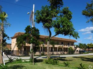 402 N Dixie Hwy, Hallandale, FL 33009