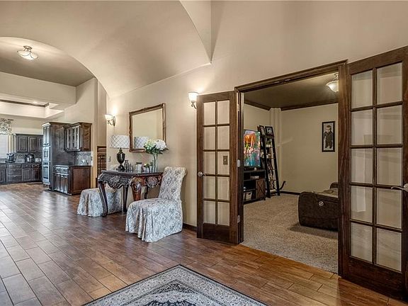 4th image of 3201 Hampshire Ln